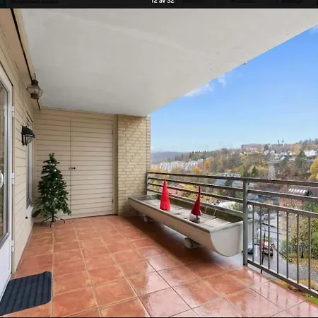 In Sandvika, 15 Minutes From Oslo. Apartment *