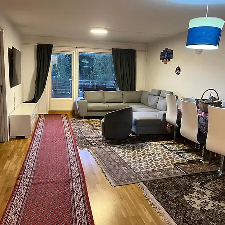 Apartment In Sandvika, 15 Minutes From Oslo.