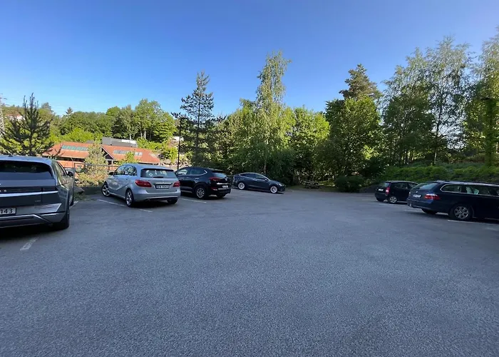 In Sandvika, 15 Minutes From Oslo. Appartement *